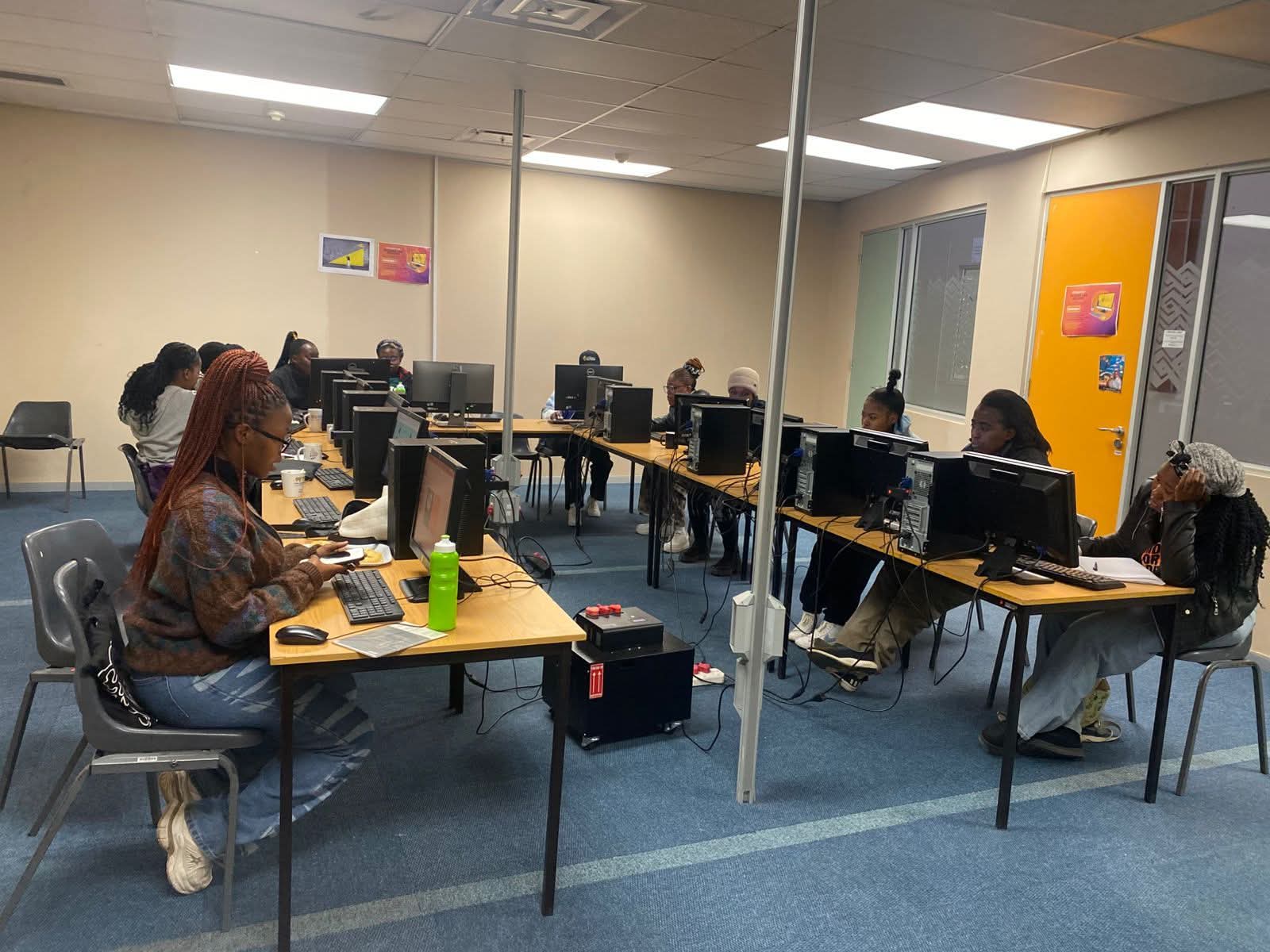 AbafaziPhambili digital Training