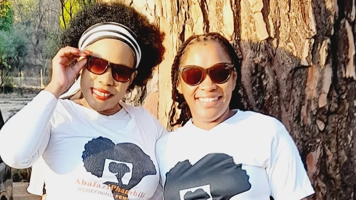 Sis Thung and Sis M at groenklook
